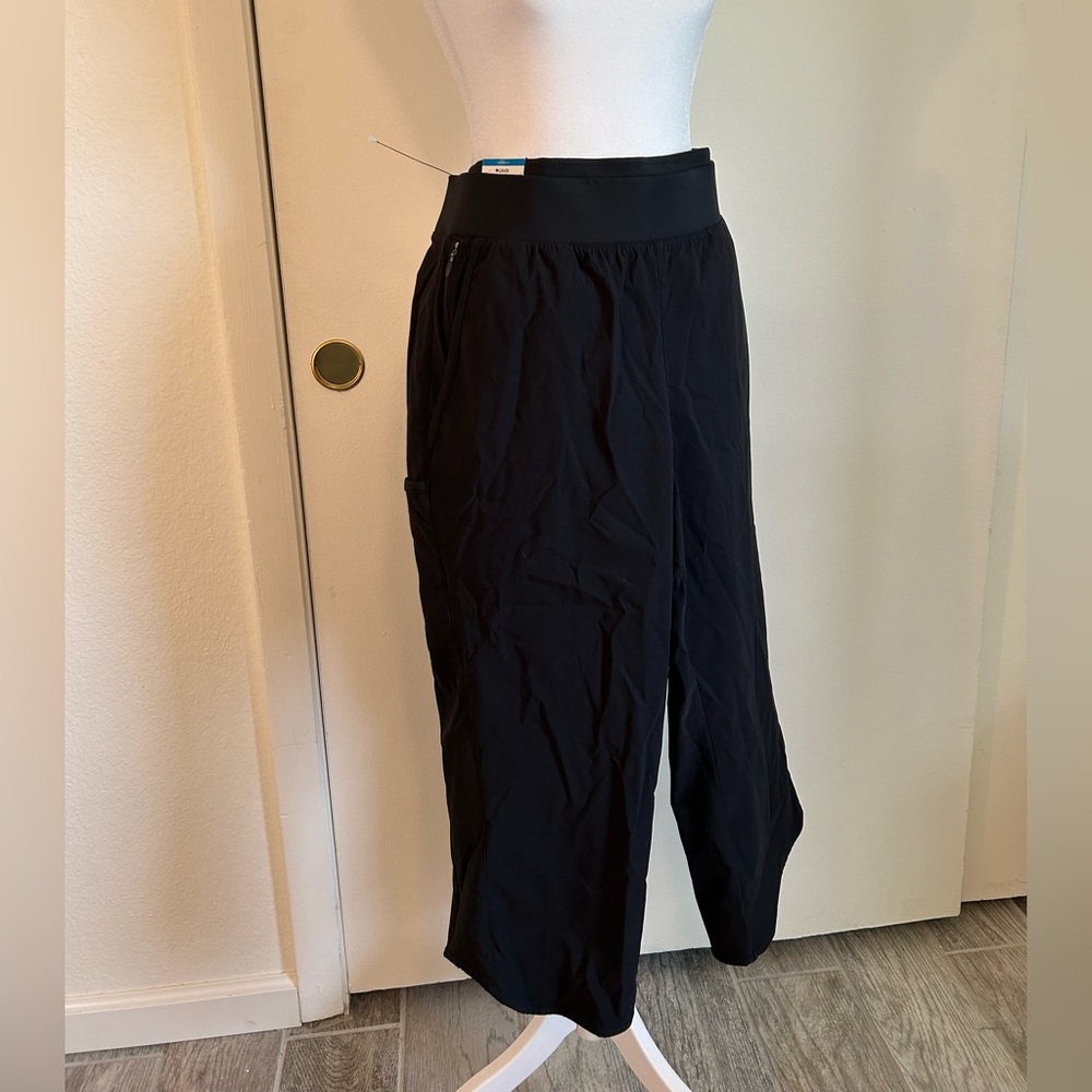 Columbia Black Women's Active Fit Omni-Shield Capris